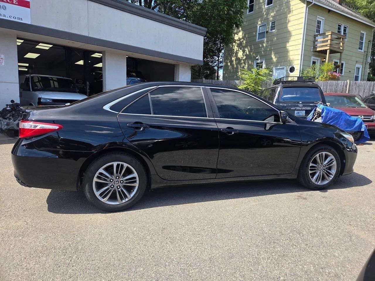 Used 2015 Toyota Camry SE FWD image 13