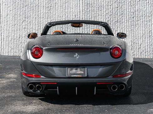 Used 2015 Ferrari California T image 20
