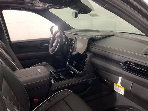 New 2026 GMC Yukon XL AT4 Ultimate AWD/4WD image 31