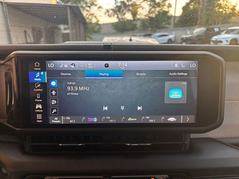 Used 2025 Jeep Wrangler Sahara image 21