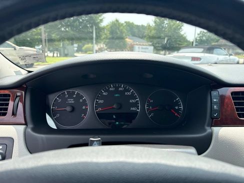 Used 2009 Chevrolet Impala LT w/ Luxury Edition Package FWD image 22