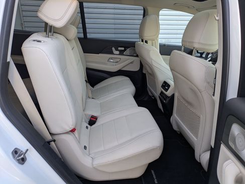 Used 2022 Mercedes-Benz GLS 450 4MATIC image 34