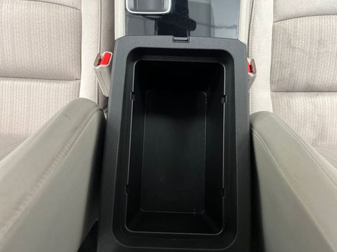 Used 2024 Nissan Altima 2.5 SV FWD image 33