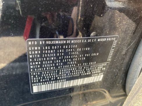 Used 2024 Volkswagen Tiguan SE R-Line AWD/4WD image 7