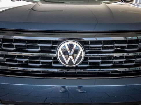 Used 2023 Volkswagen Atlas Cross Sport SEL R-Line AWD/4WD image 8