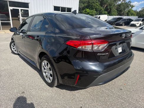 Used 2020 Toyota Corolla LE FWD image 9