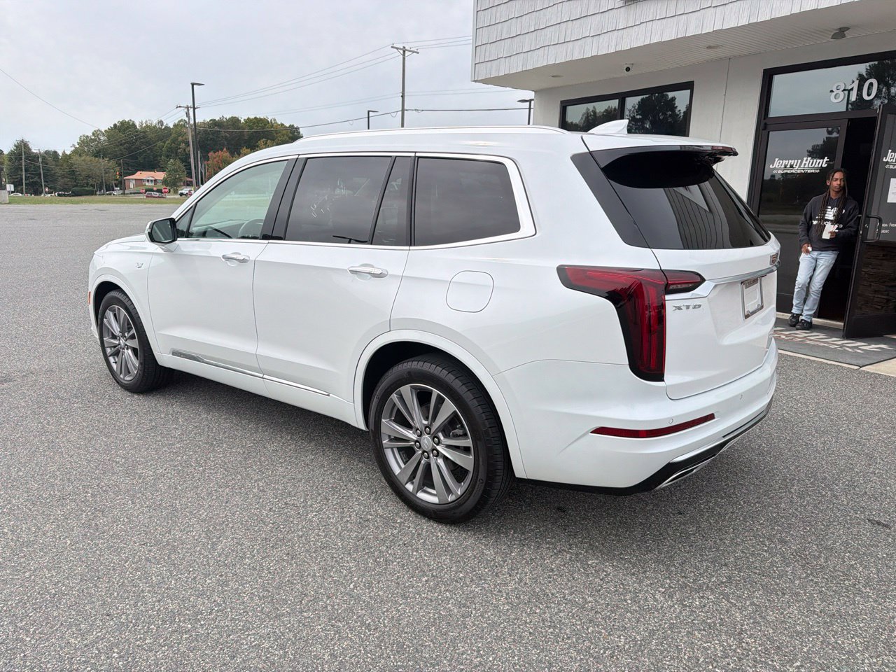 Used 2023 Cadillac XT6 Premium Luxury FWD image 7
