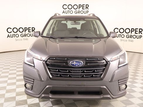 Used 2023 Subaru Forester Premium AWD/4WD image 9