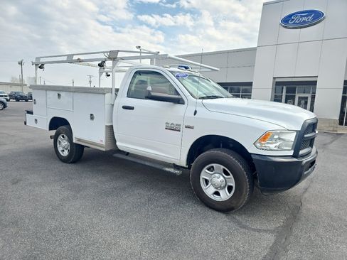 Used 2018 RAM 3500 Tradesman w/ Power & Remote Entry Group RWD image 4