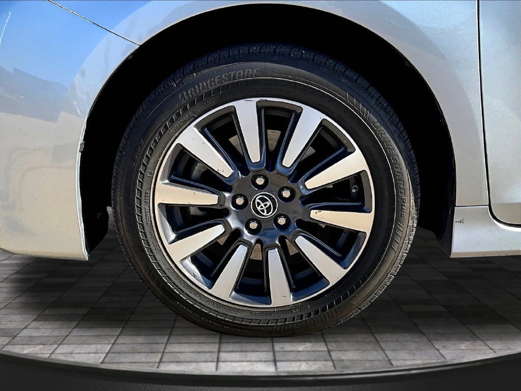 Used 2019 Toyota Sienna XLE Premium w/ Carpet Mat Package AWD/4WD image 37