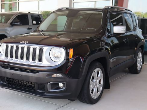 Used 2017 Jeep Renegade Limited FWD image 3