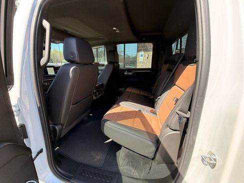 Used 2024 Chevrolet Silverado 2500 High Country w/ Technology Package image 19