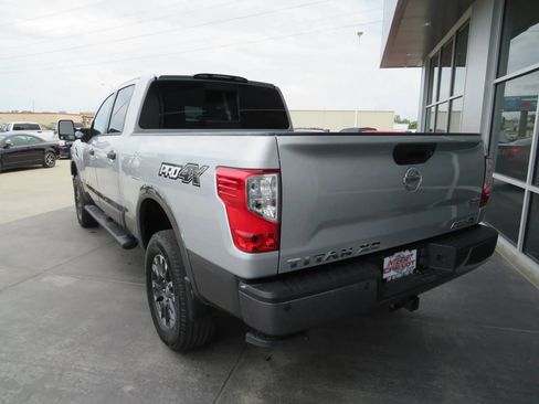 Used 2017 Nissan Titan PRO-4X image 5