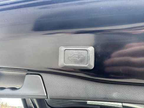 Used 2023 Toyota RAV4 XLE Premium image 32