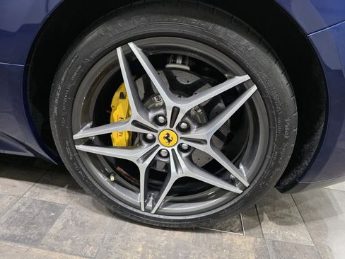Used 2016 Ferrari California T image 20