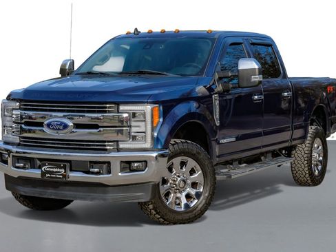 Used 2019 Ford F250 Lariat w/ Lariat Ultimate Package image 4