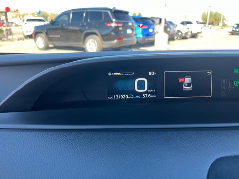 Used 2019 Toyota Prius image 10