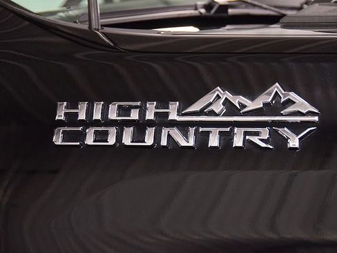 Used 2024 Chevrolet Silverado 2500 High Country w/ Z71 Off-Road Package AWD/4WD image 13