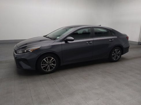 Used 2023 Kia Forte LXS FWD image 2