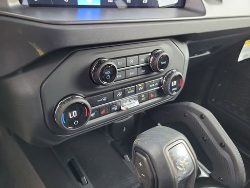 New 2025 Ford Bronco Badlands image 16