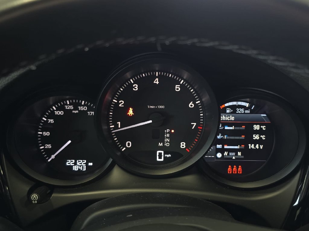 Certified 2024 Porsche Macan AWD/4WD image 6