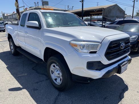 Used 2016 Toyota Tacoma SR RWD image 7