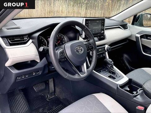 Certified 2020 Toyota RAV4 XLE w/ Convenience Package image 18