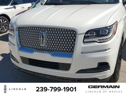 Used 2023 Lincoln Navigator Reserve image 13