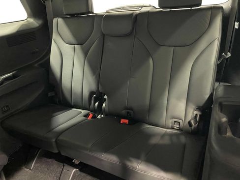 Used 2025 Hyundai Palisade SEL AWD/4WD image 12