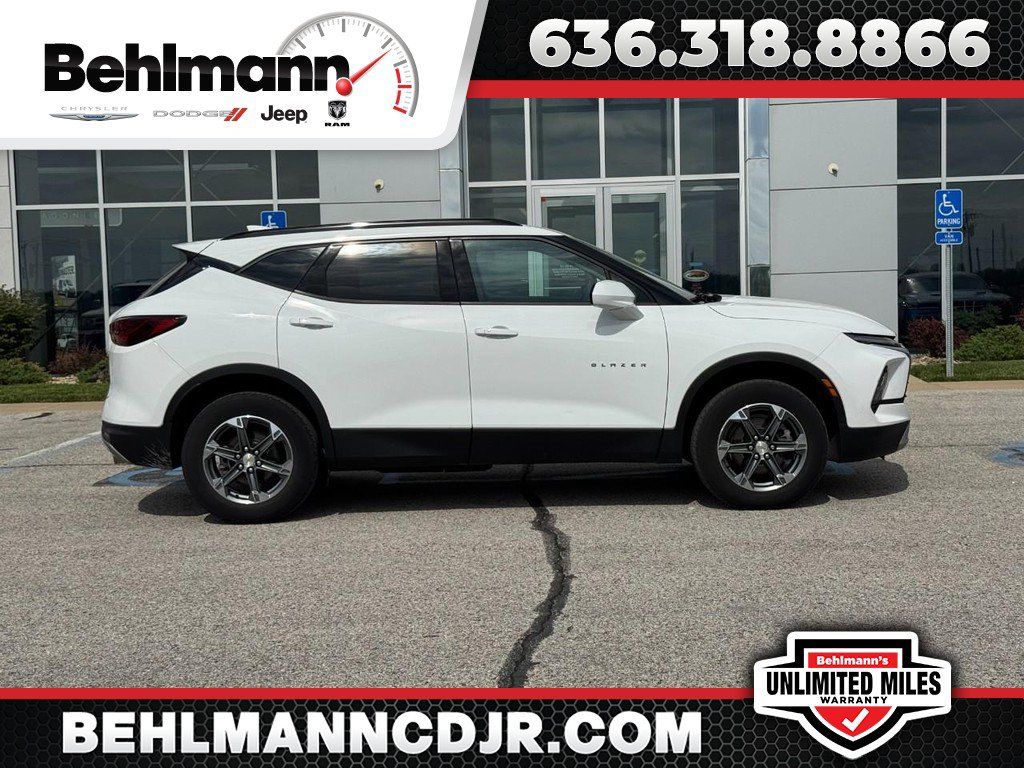 Used 2024 Chevrolet Blazer LT w/ Convenience Package FWD image 1