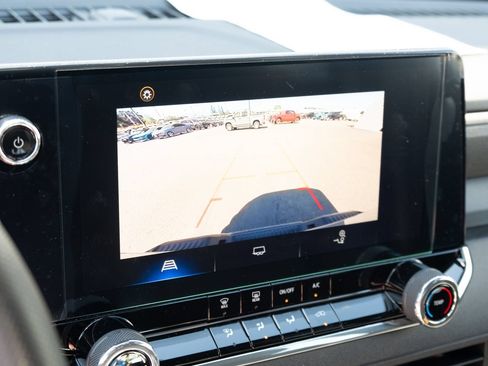 Used 2024 Chevrolet Colorado Trail Boss w/ Advanced Trailering Package AWD/4WD image 4