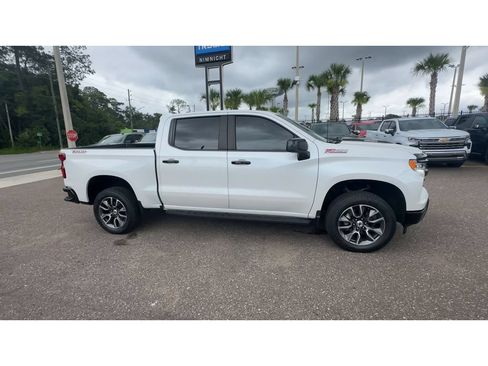 Used 2023 Chevrolet Silverado 1500 LT Trail Boss w/ Convenience Package II AWD/4WD image 9