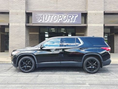 Used 2020 Chevrolet Traverse LS w/ LPO, Blackout Package FWD image 5