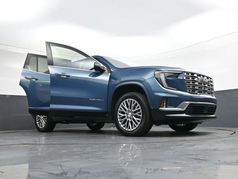 Used 2025 GMC Acadia Denali image 42