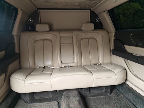 Used 2018 Lincoln Continental Select w/ Continental Climate Package image 28