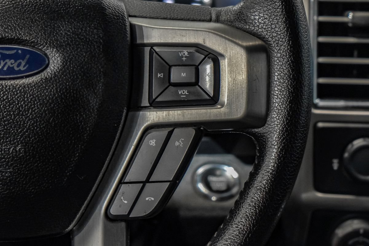 Used 2016 Ford F150 Platinum w/ Equipment Group 701A Luxury AWD/4WD image 17