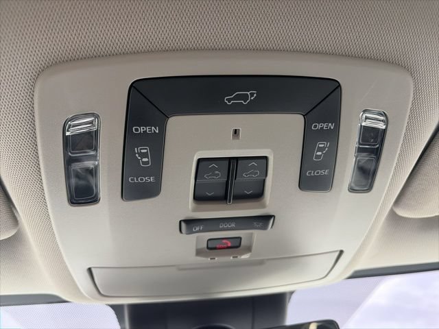 Used 2021 Toyota Sienna Limited w/ Outdoor Package (TMS) AWD/4WD image 24