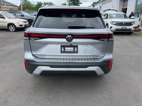 New 2025 Volkswagen Tiguan SE image 7