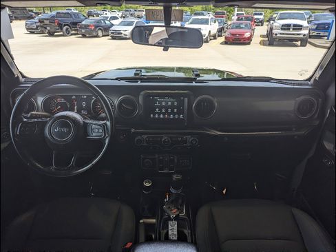 Used 2021 Jeep Wrangler Unlimited Sport AWD/4WD image 25