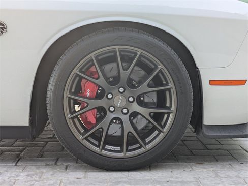 Used 2015 Dodge Challenger SRT Hellcat image 11