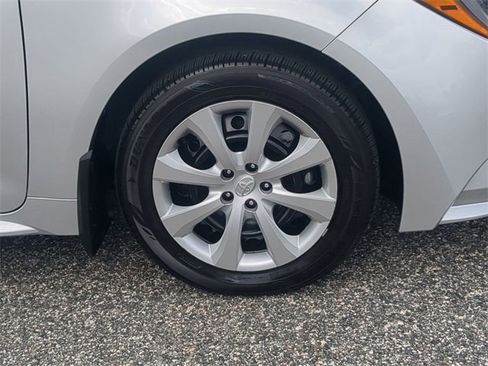 Certified 2025 Toyota Corolla LE image 11