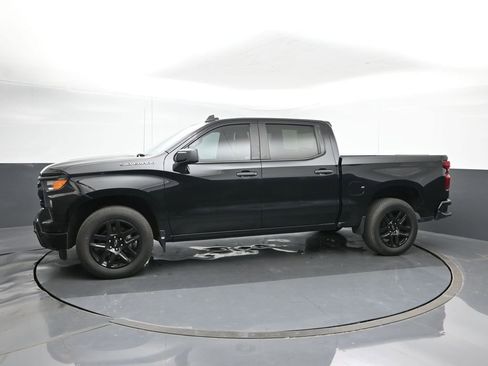 Used 2023 Chevrolet Silverado 1500 Custom image 2