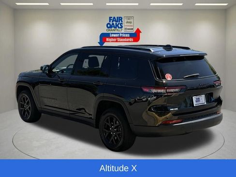 Used 2025 Jeep Grand Cherokee L Altitude AWD/4WD image 10
