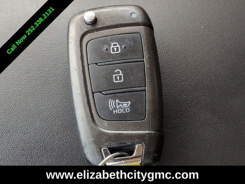Used 2023 Hyundai Santa Fe SE FWD image 28