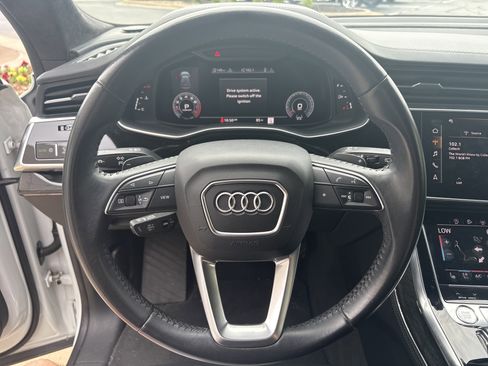 Used 2019 Audi Q8 Prestige w/ Luxury Package AWD/4WD image 18