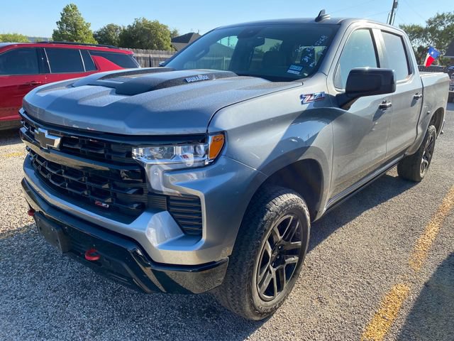 Used 2025 Chevrolet Silverado 1500 LT Trail Boss w/ Convenience Package II AWD/4WD image 2