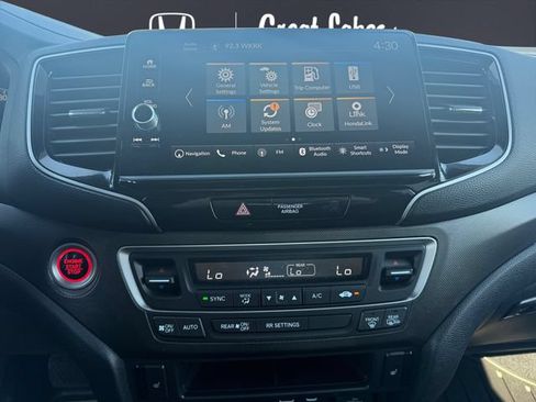 Used 2025 Honda Ridgeline TrailSport image 11