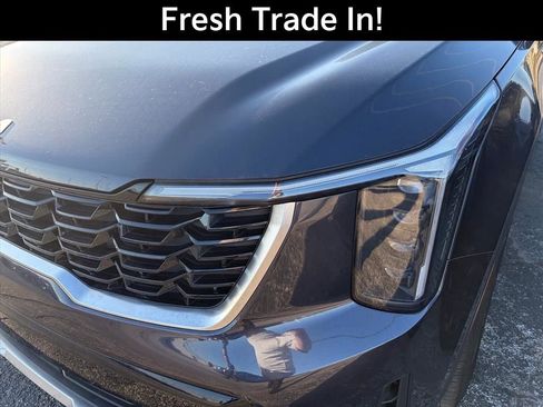 Certified 2025 Kia Sorento SX image 5