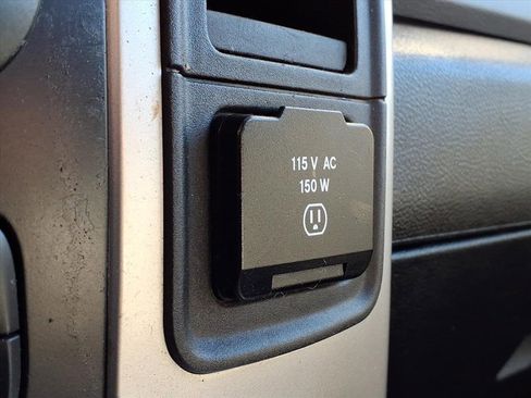 Used 2017 RAM 1500 Classic SLT w/ SLT Plus D￩cor Group image 22