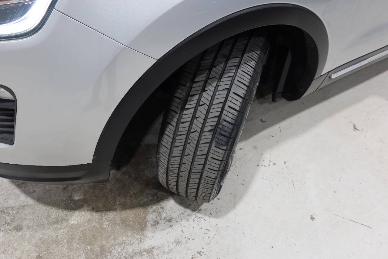 Used 2018 Ford Explorer XLT w/ Equipment Group 201A FWD image 10